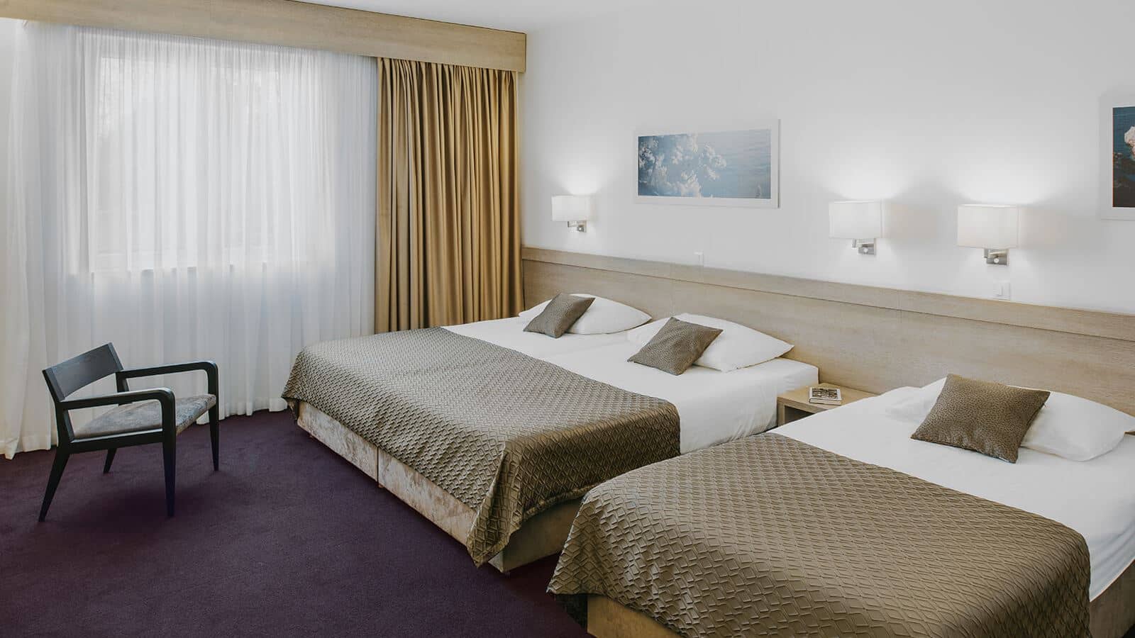 rooms-family-room