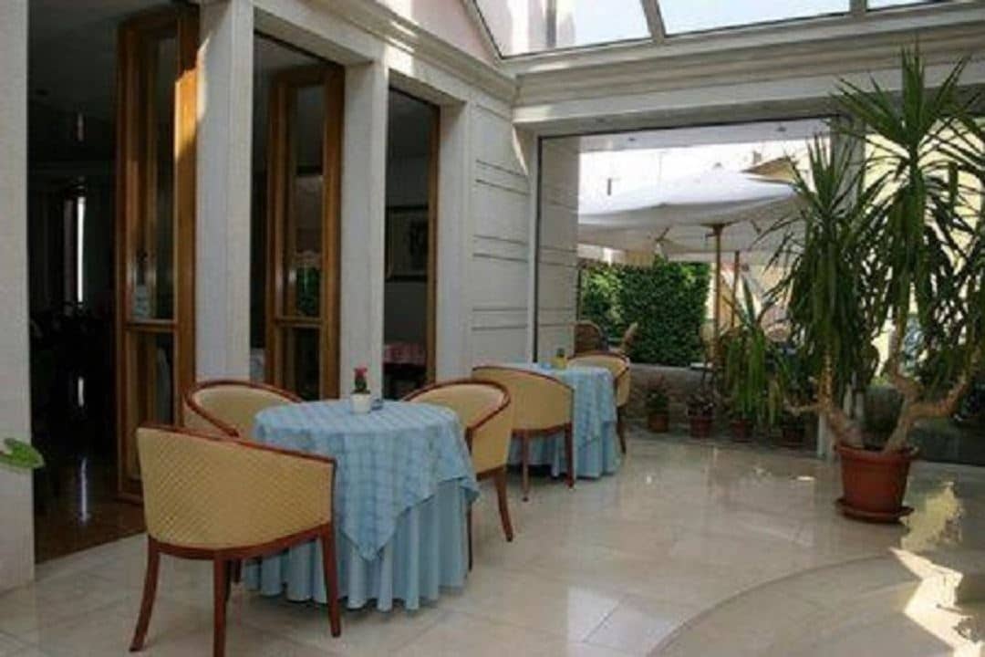 restaurants-restaurants