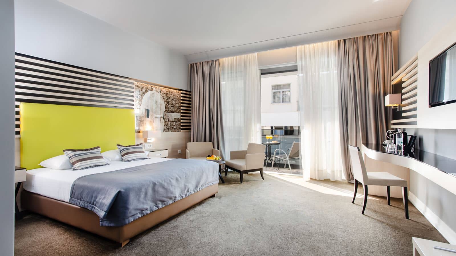 rooms-classic-room