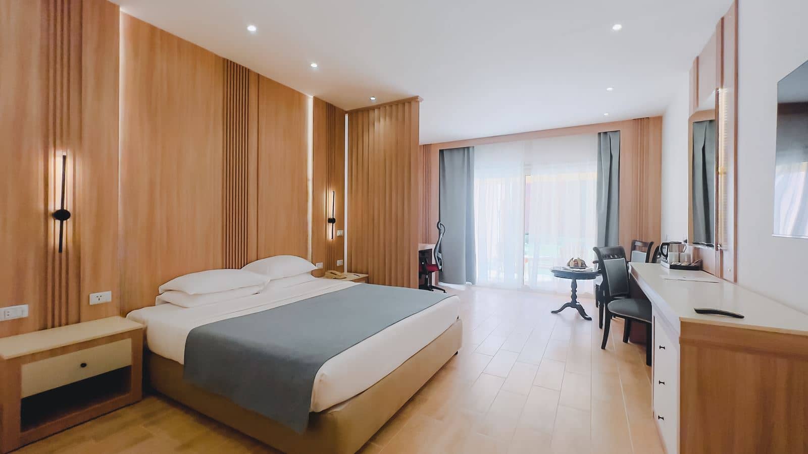 rooms-business-suite