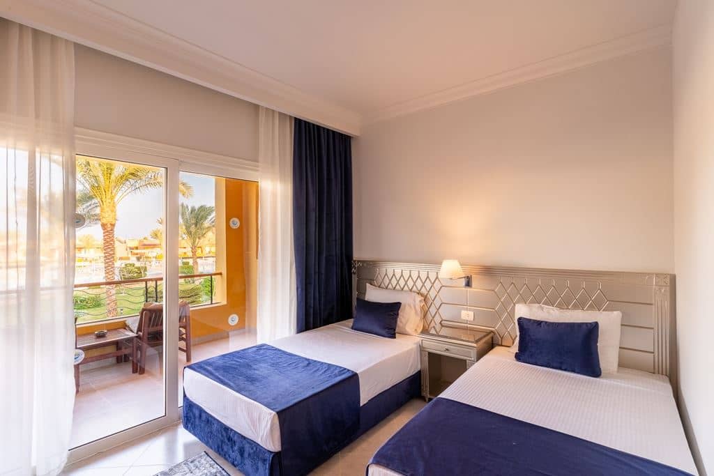 rooms-superior-room-garden-or-pool-view