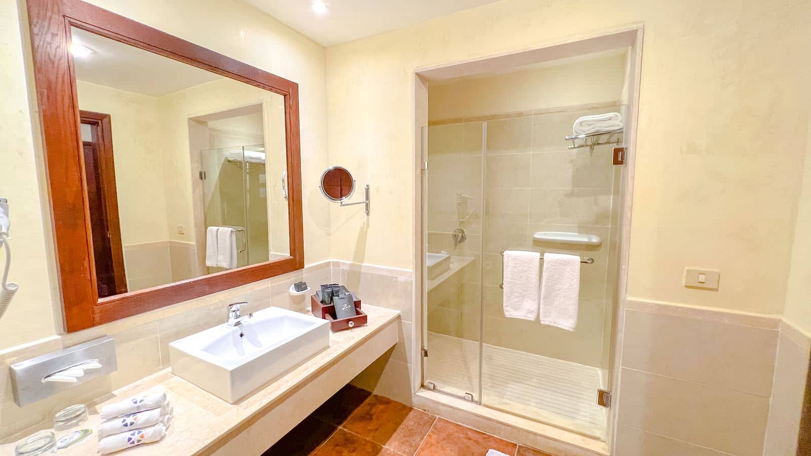 rooms-superior-room