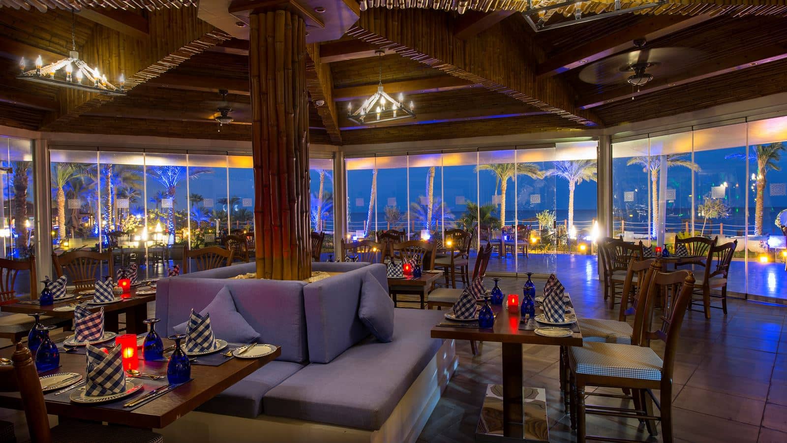 restaurants-island-pool-bar