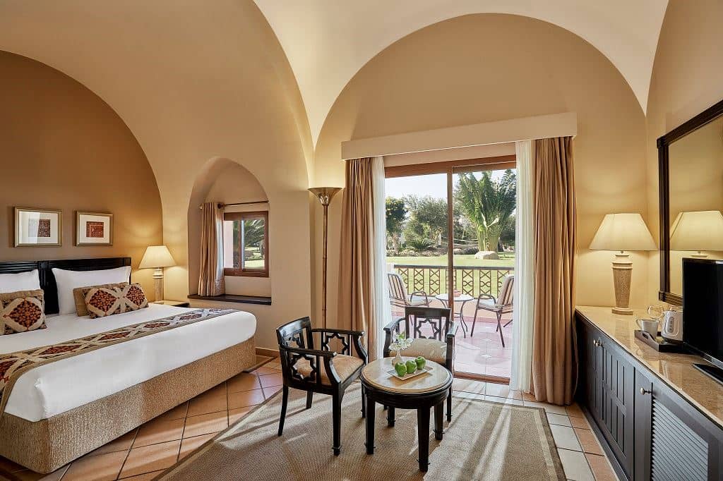 rooms-superior-room