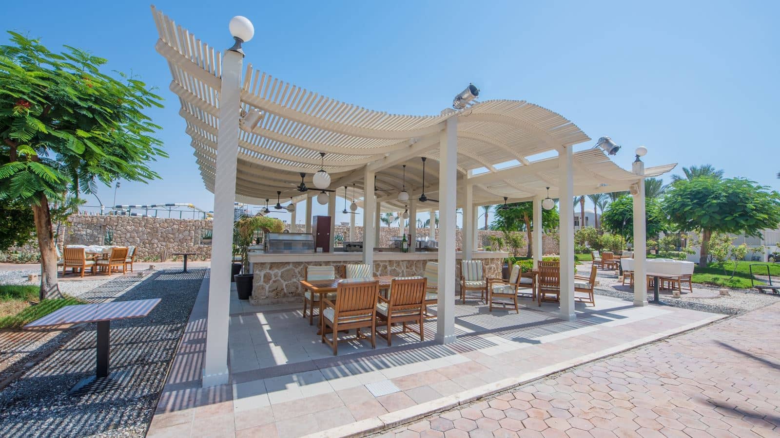 bars-coral-bar