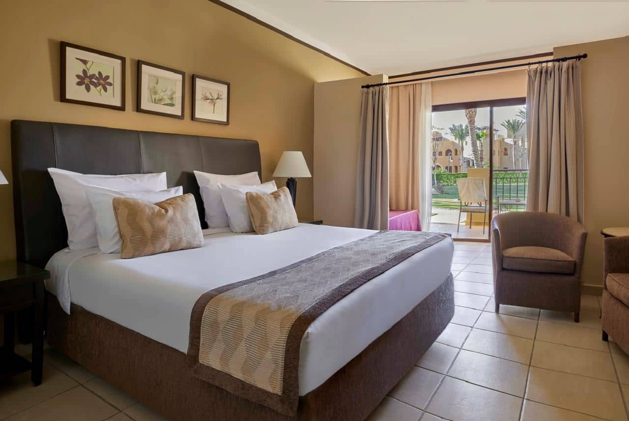rooms-family-room-gardenview