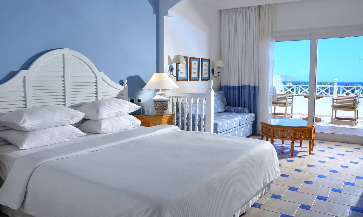 rooms-superior-main-building-beach-and-sea-front-view