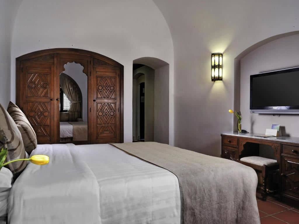 rooms-classic-partial-sea-view-room