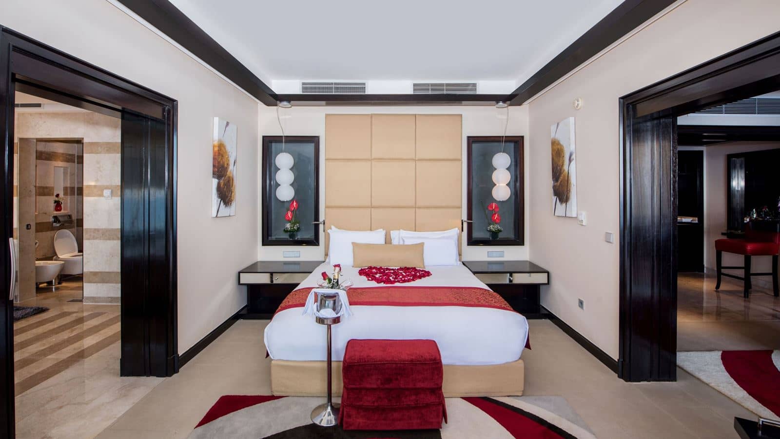 rooms-honeymoon-suite