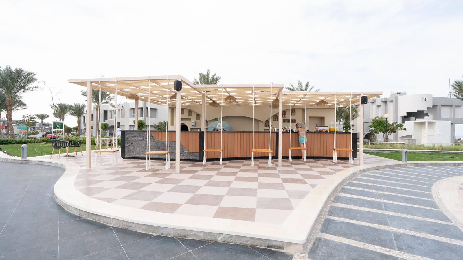 bars-swim-up-bar