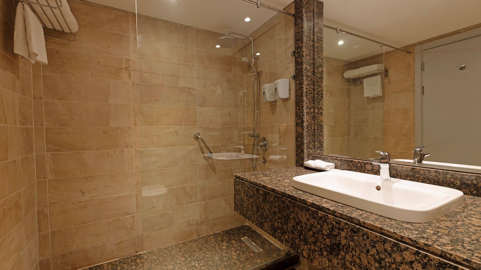 rooms-deluxe-sea-view-room