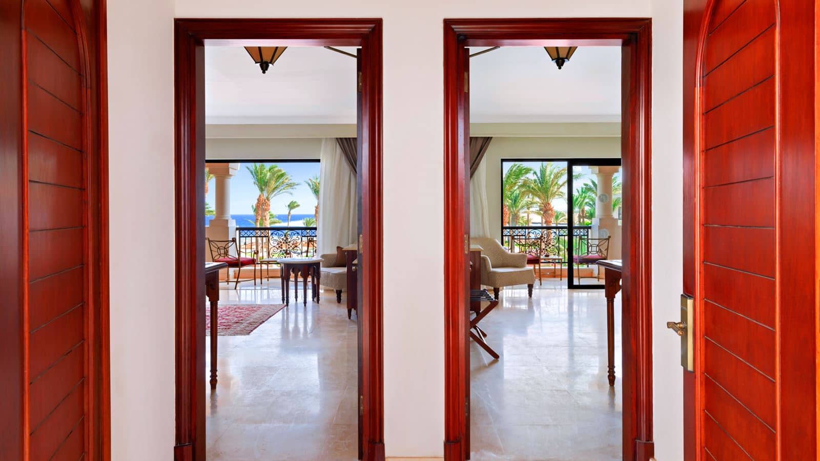 rooms-family-interleading-room-pool-view