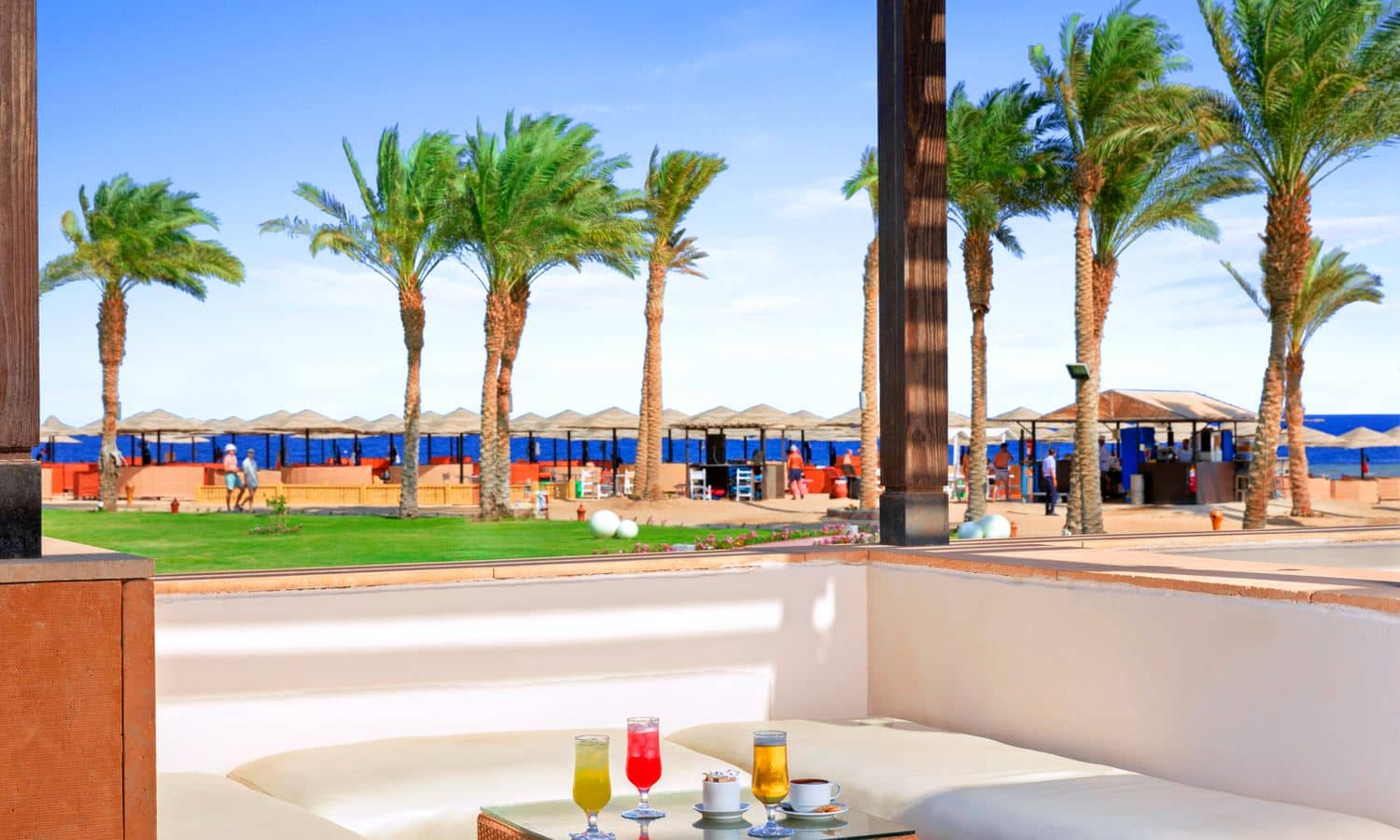 bars-pool-deck-bar