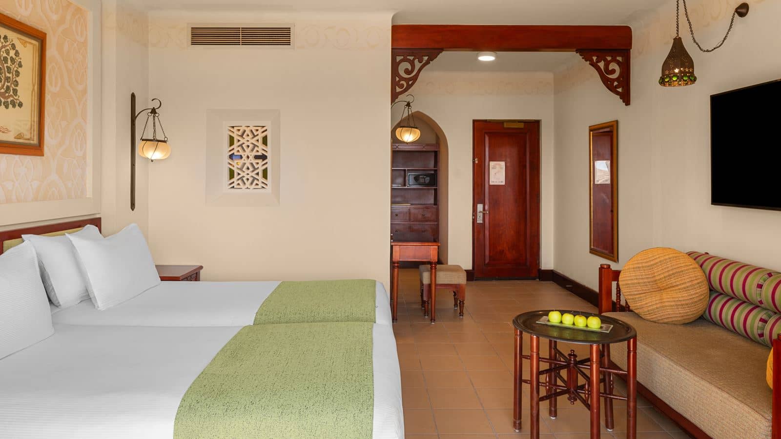 rooms-standard-room-garden-view