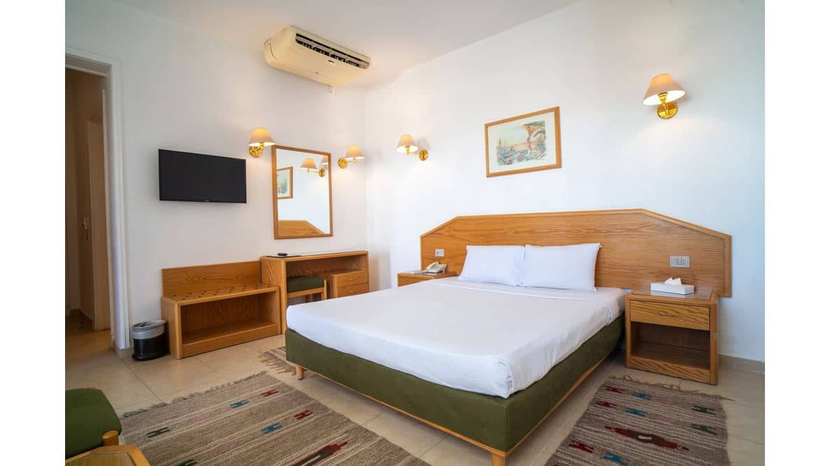 rooms-standard-room