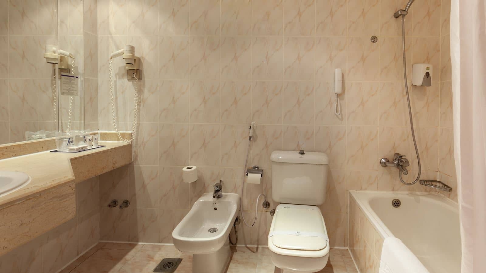 rooms-standard-room