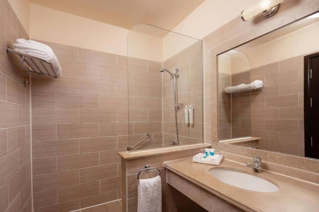 rooms-family-room
