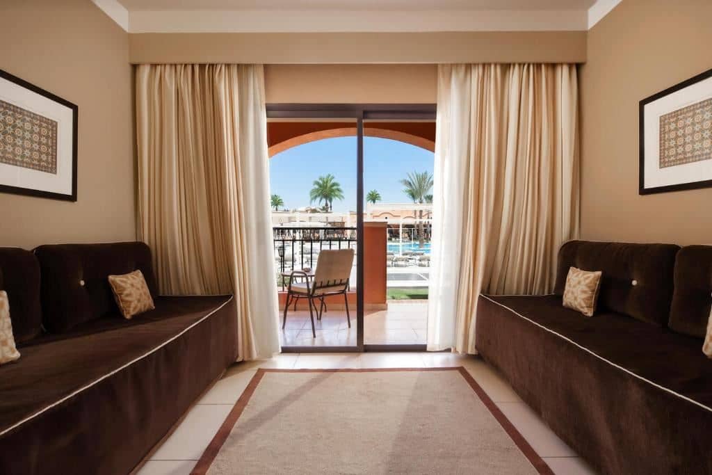 rooms-family-room