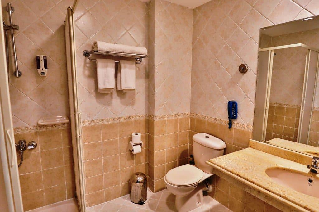 rooms-standard-room-seagarden-view