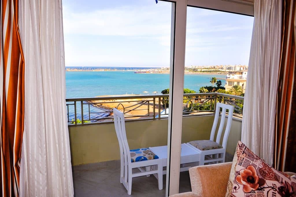 rooms-family-room-sea-view