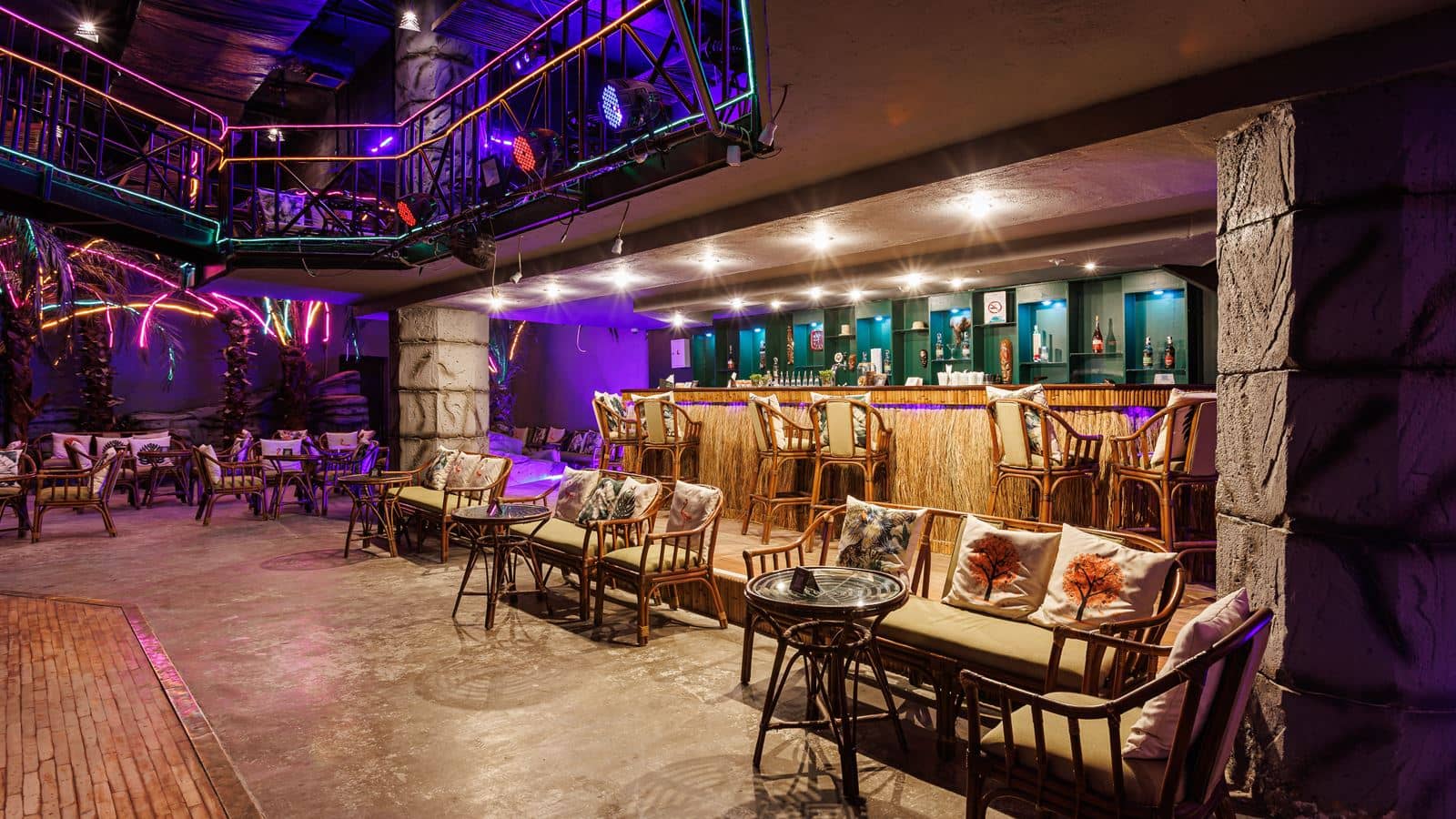 bars-circle-8-disco-bar