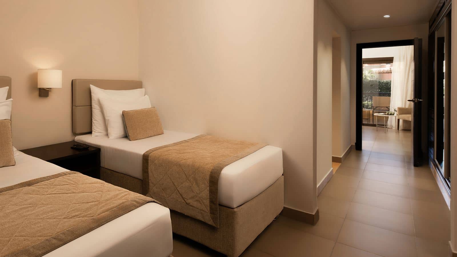 rooms-family-deluxe-garden-view