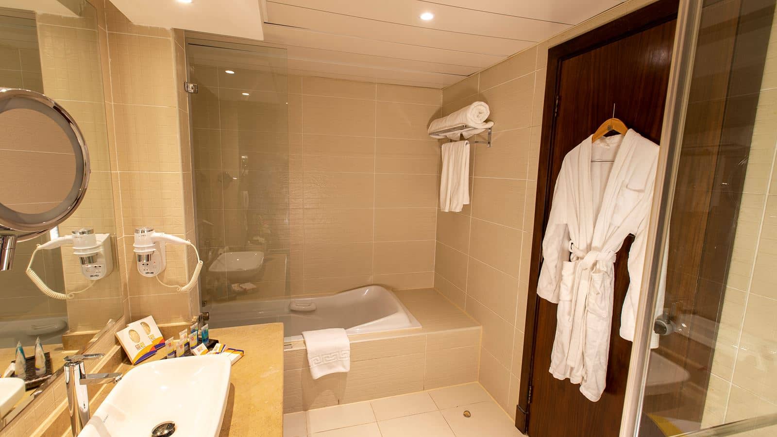 rooms-family-room