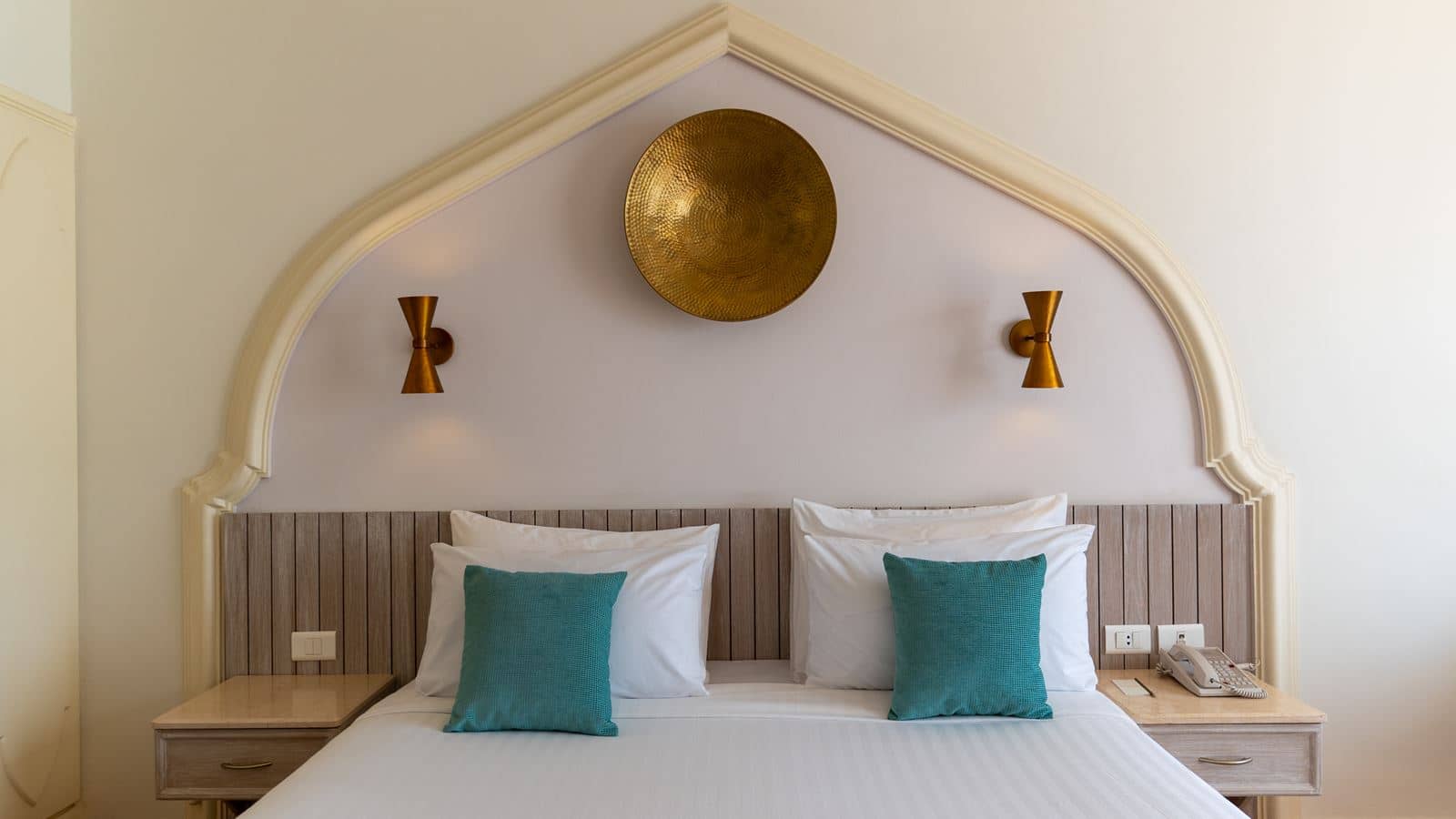 rooms-connecting-room