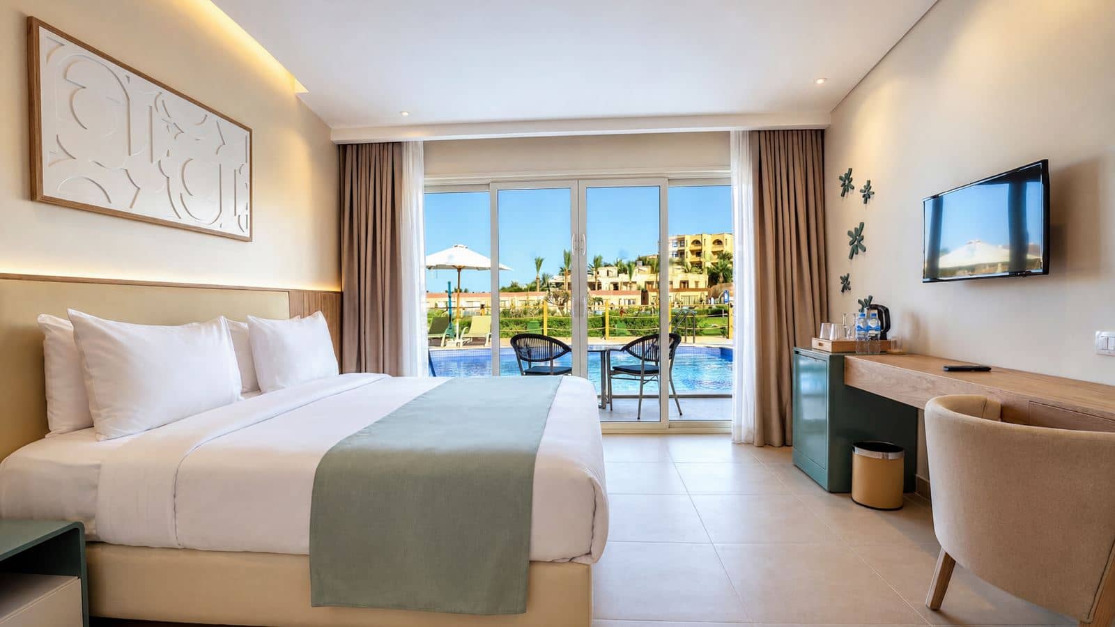 rooms-family-swimup-suite-pool-view