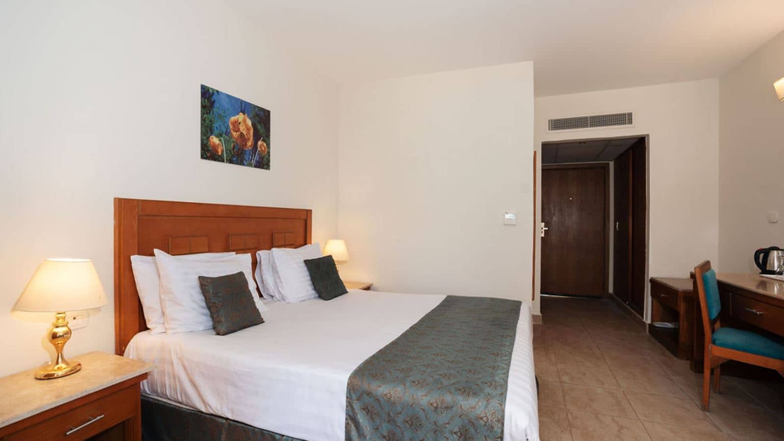 rooms-family-bungalow-room