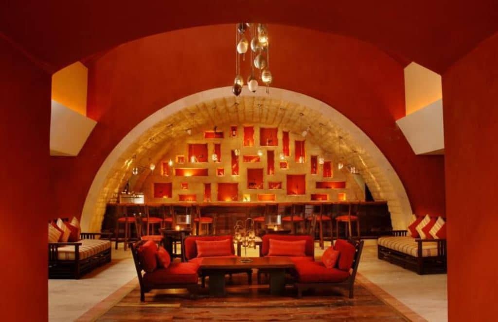bars-yanni-lobby-bar