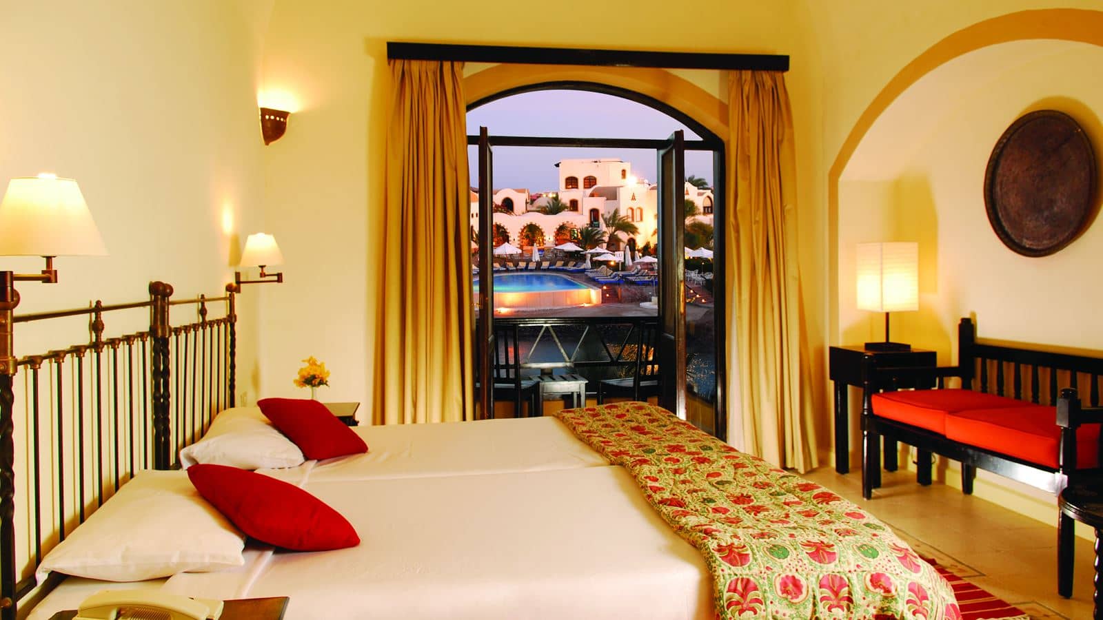 rooms-room-standard-lagoon-view