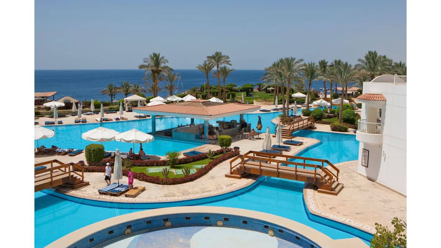 bars-splash-pool-bar