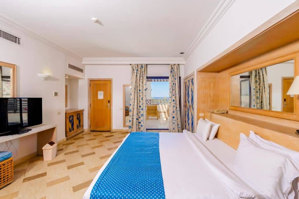 rooms-deluxe-room