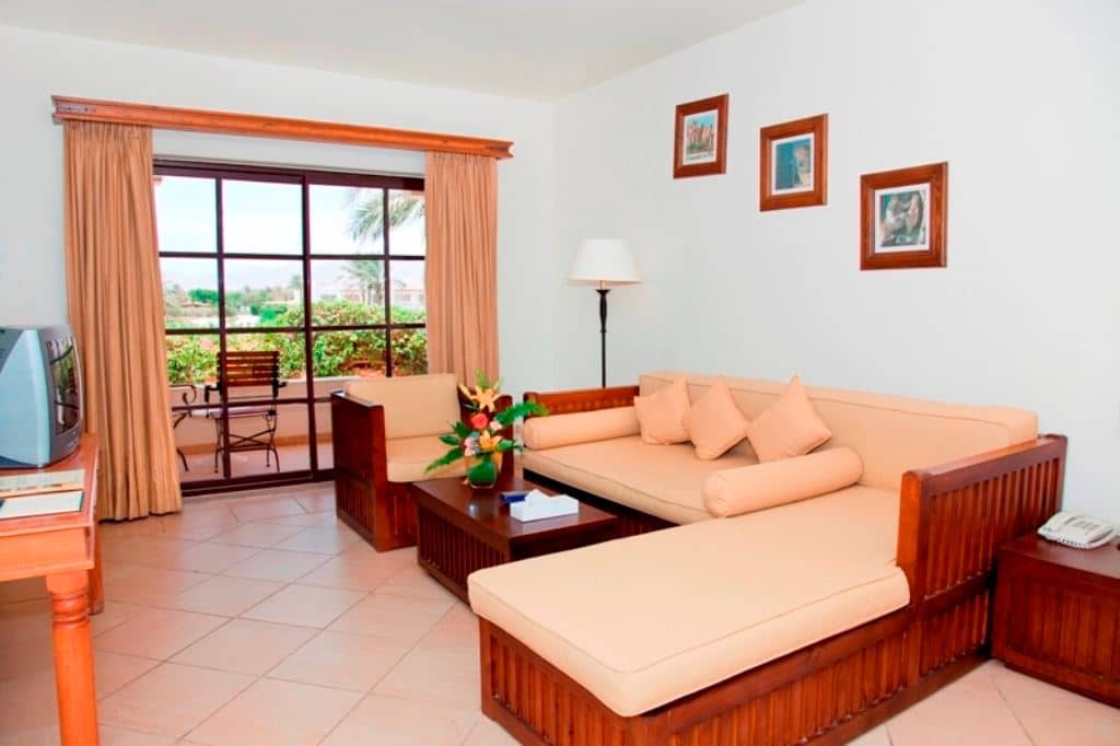 rooms-family-room