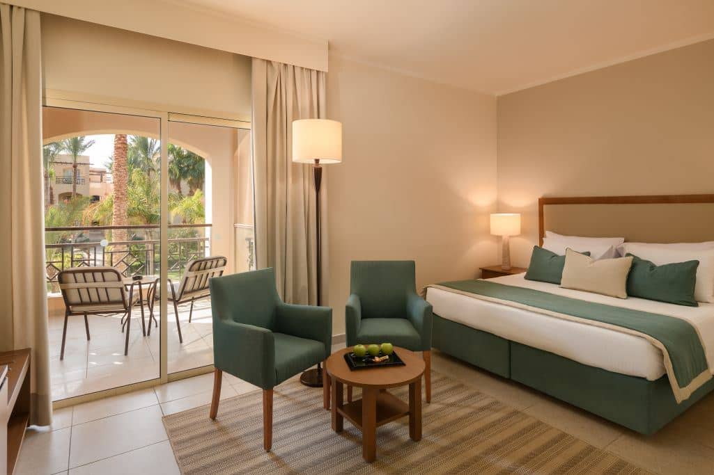 rooms-superior-room-garden-view-queen-bed