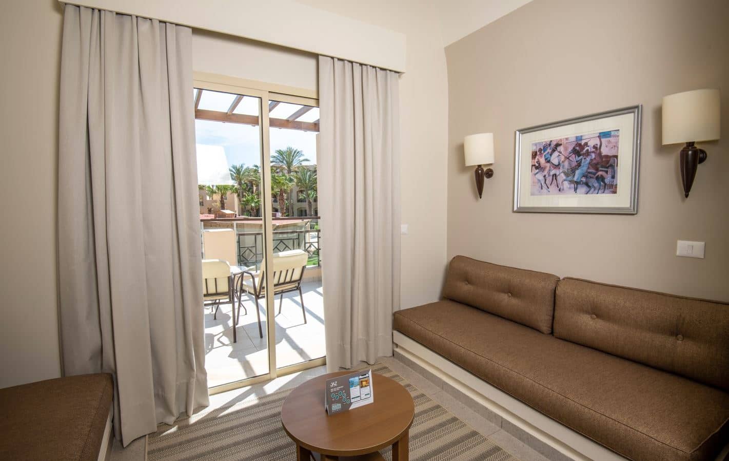 rooms-family-deluxe-room-garden-view-twin-bed
