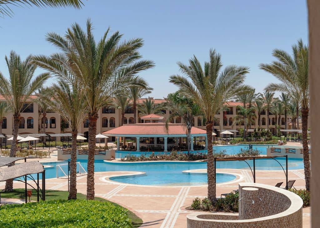 bars-la-breeze-pool-bar