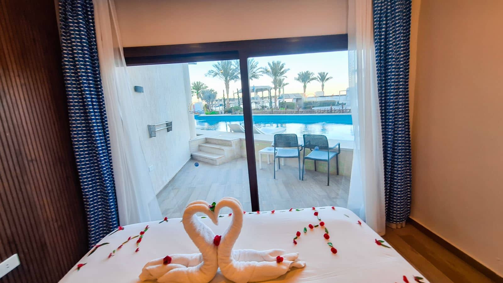 rooms-princess-suite-swim-up