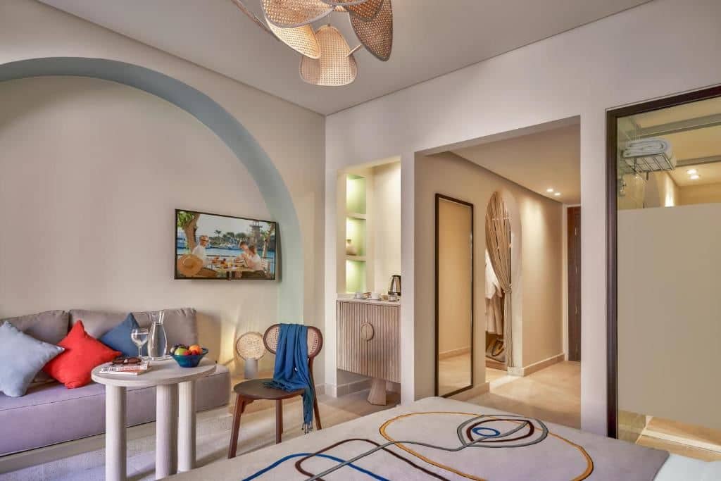 rooms-room-superior-sea-view-king-beds