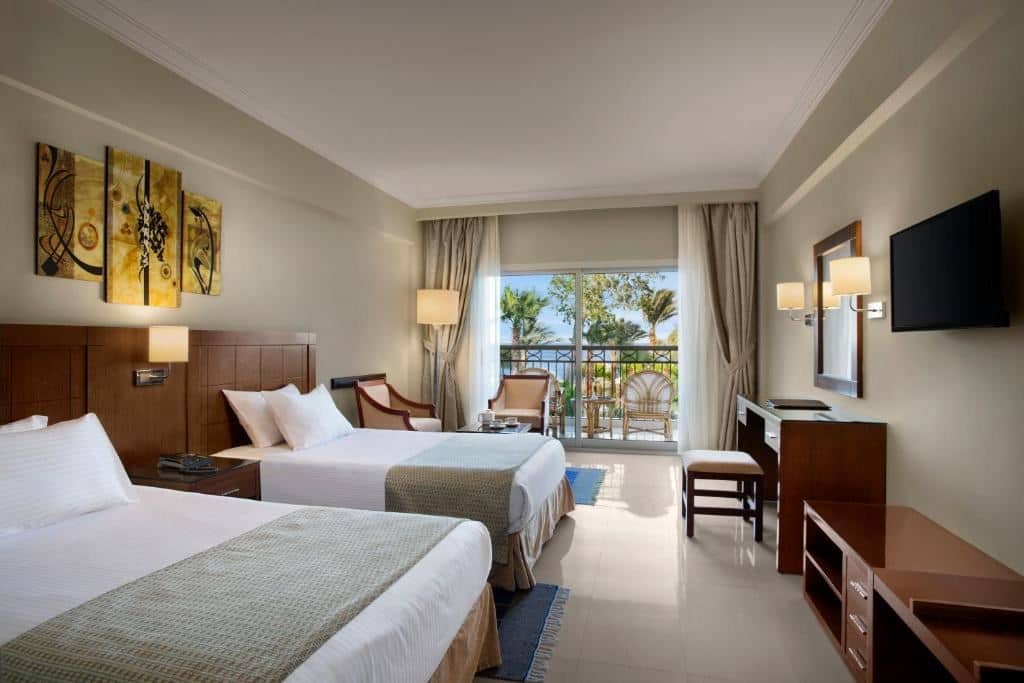 rooms-select-pool-view-room