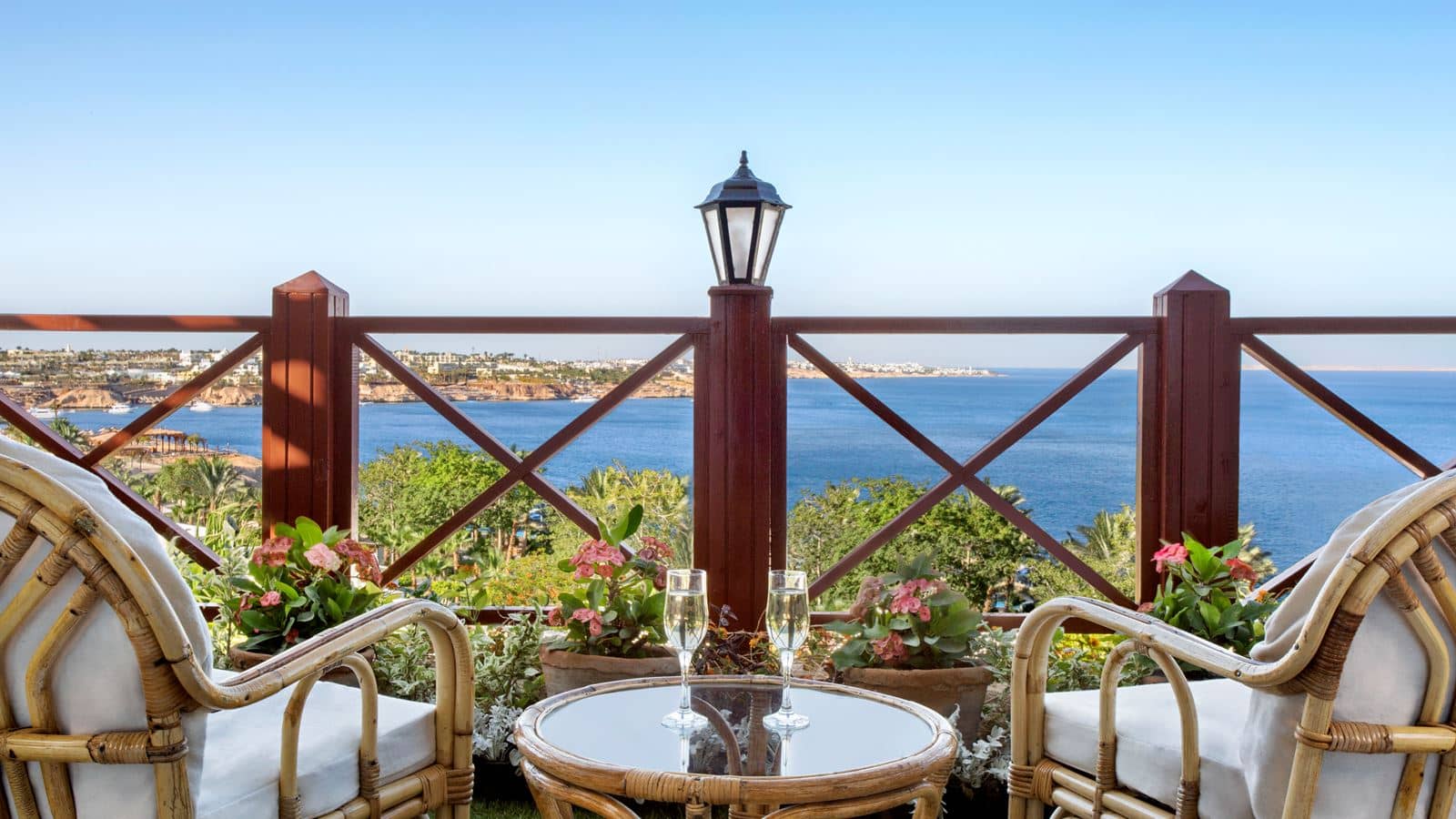 rooms-premium-jacuzzi-sea-view-room