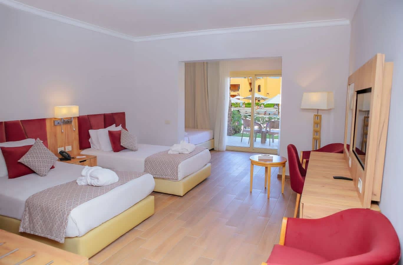 rooms-premium-family-partial-sea-view