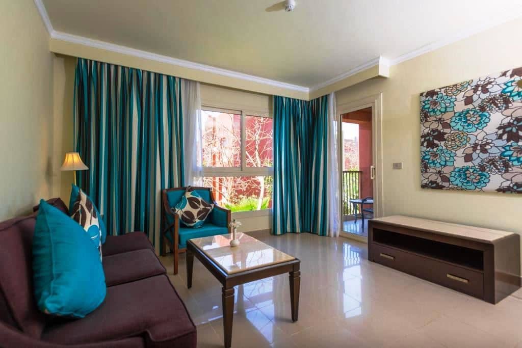 rooms-superior-garden--pool-view-room