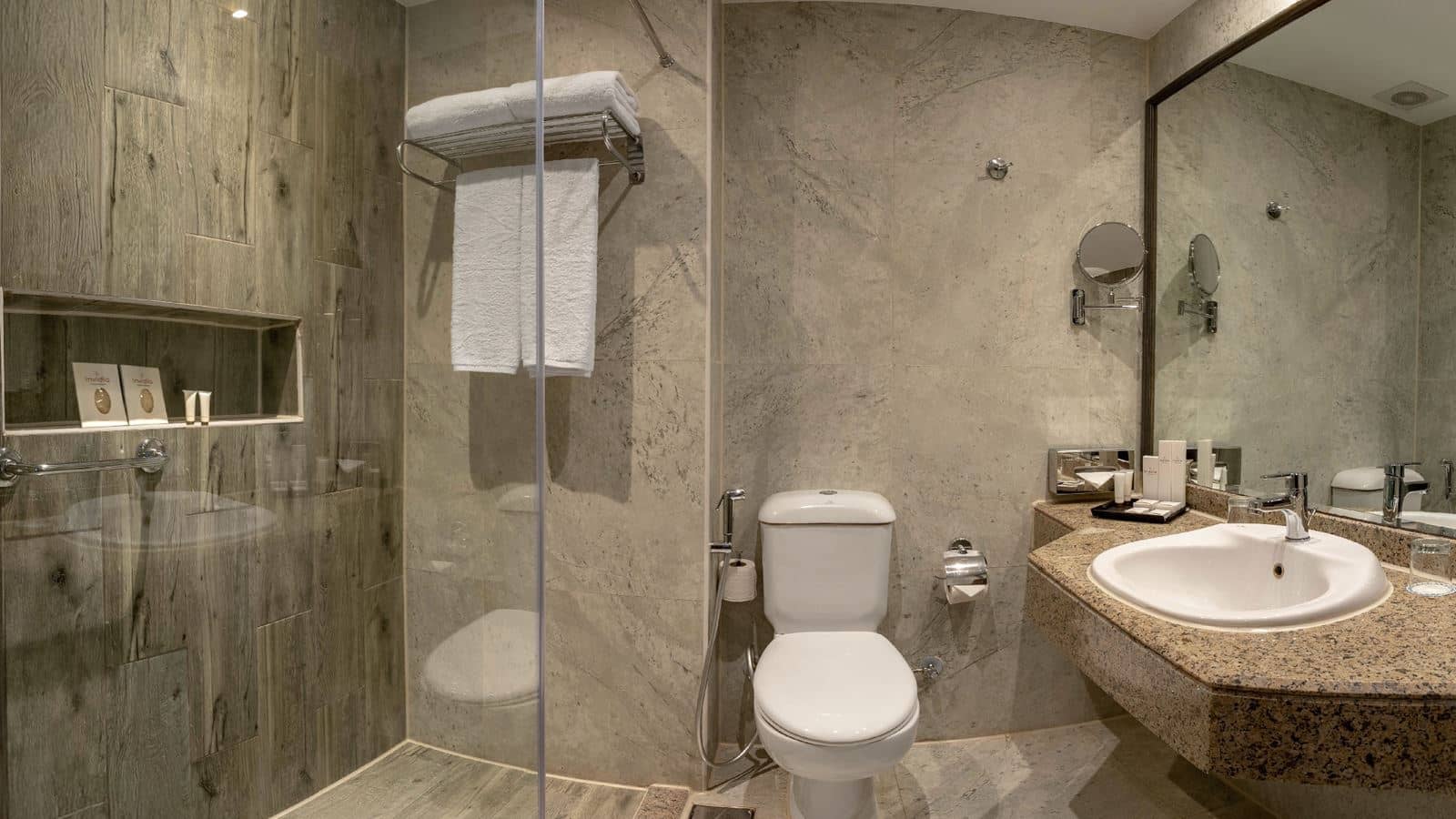 rooms-classic-room-side-sea