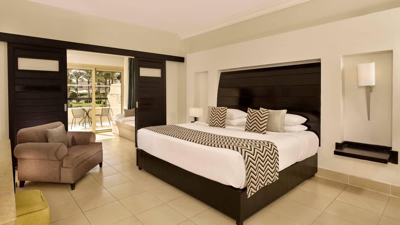 rooms-family-room