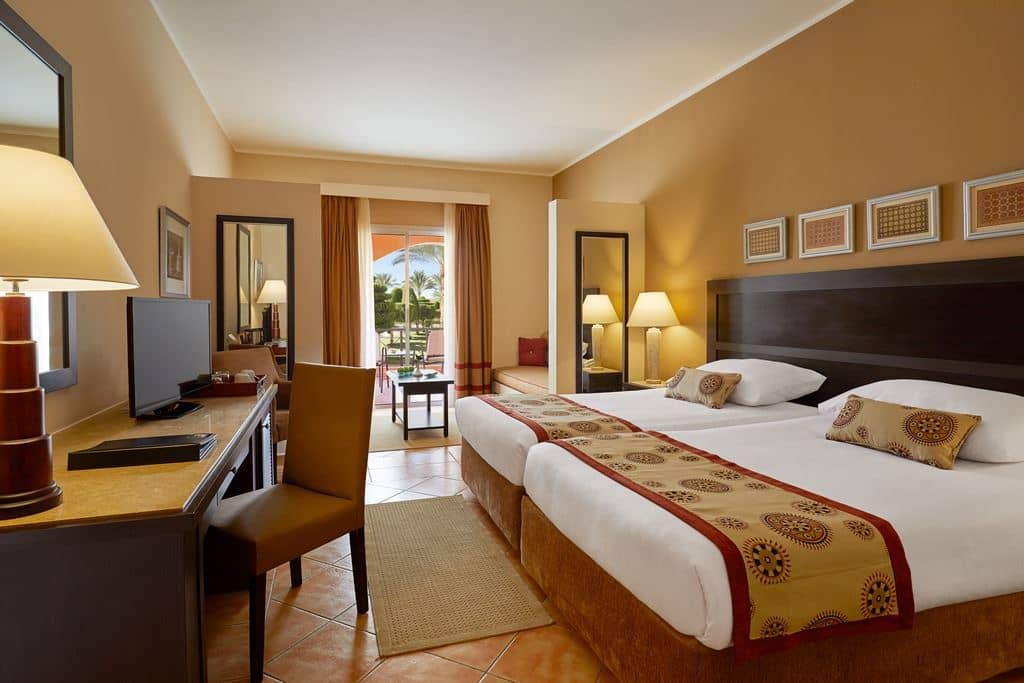 rooms-superior-room