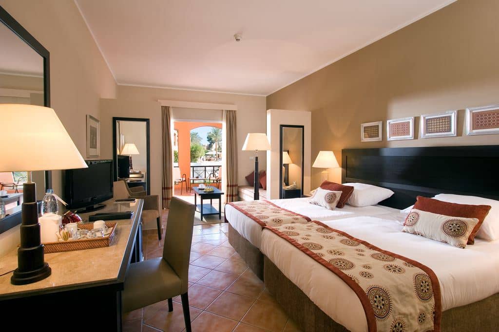 rooms-superior-room