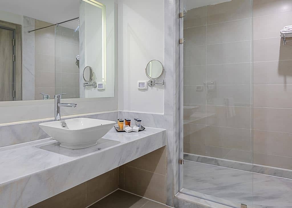rooms-family-superior-2-bedrooms-pool-view