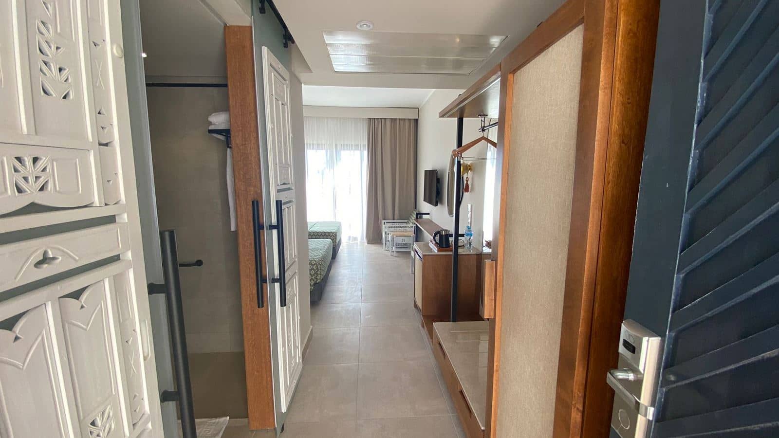 rooms-superior-room
